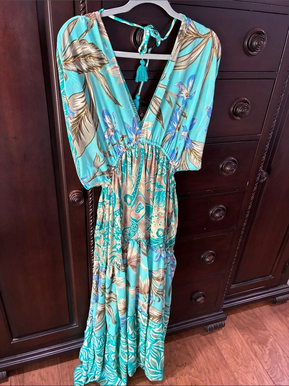 Gorgeous Aqua Floral Tie-Back Maxi Dress with Pockets! - Picture 1 of 7